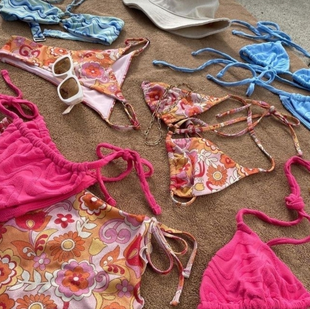 Hollister Social Tourist Bikini Top L